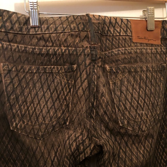 True Religion coated snakeskin straight leg jeans. Size 25. - Picture 3 of 6